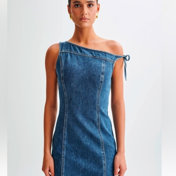 Meshki Dresses & Skirts - New W Tag MESHKI Baker Off-Shoulder Dark Denim Mini Dress Size Small
